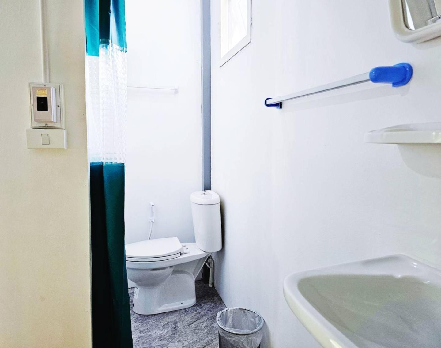Nang Rong P.California Inter Hostel מראה חיצוני תמונה