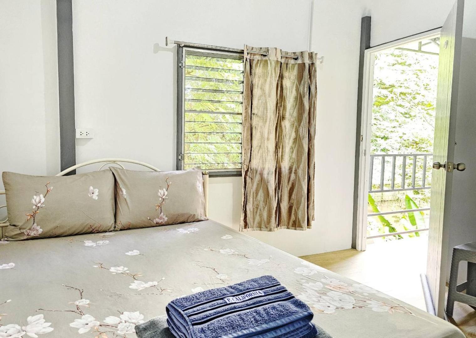 Nang Rong P.California Inter Hostel מראה חיצוני תמונה