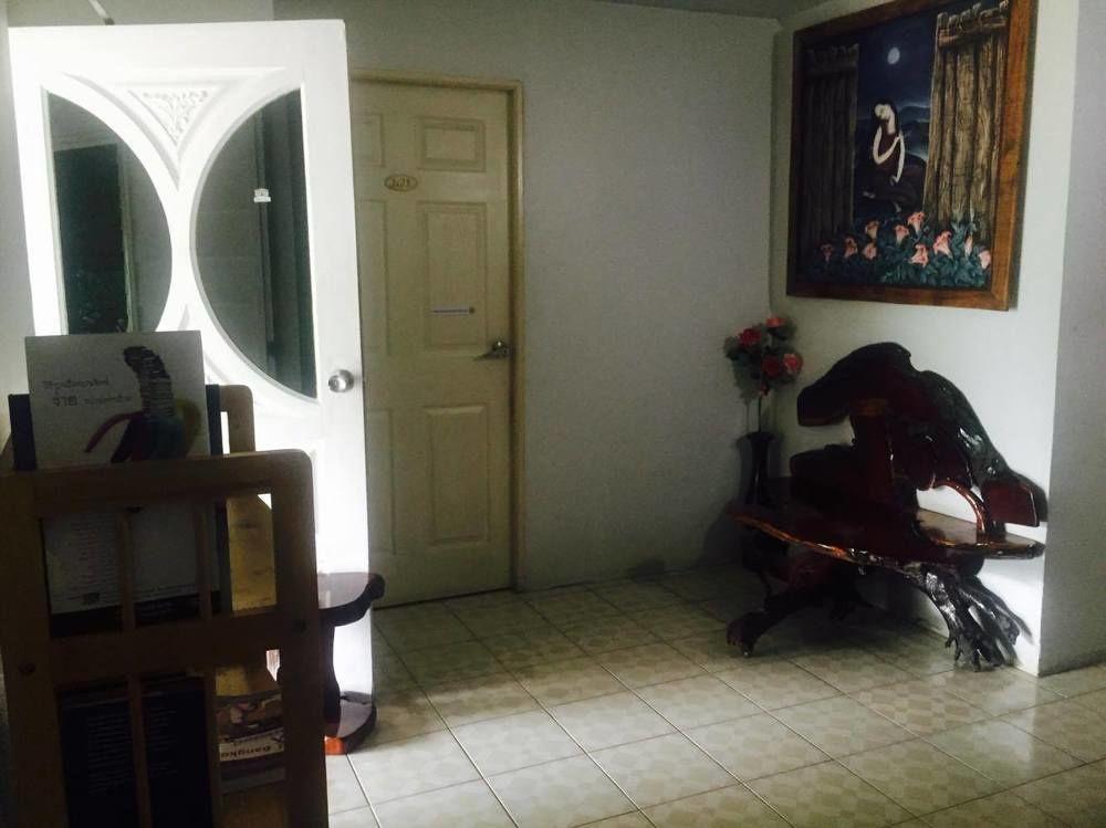 Nang Rong P.California Inter Hostel מראה חיצוני תמונה