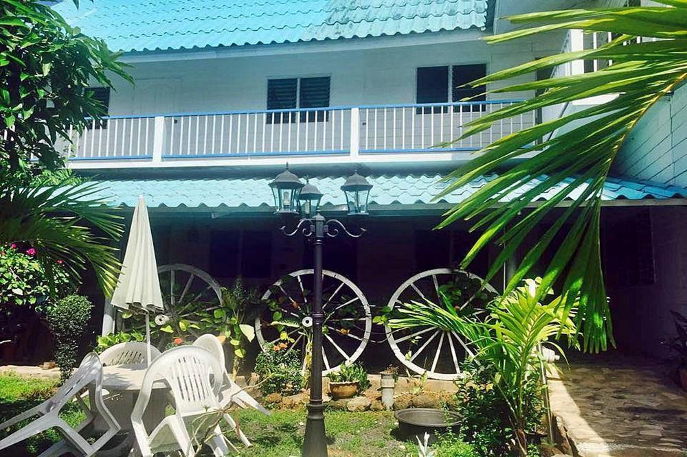 Nang Rong P.California Inter Hostel מראה חיצוני תמונה