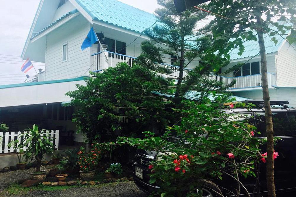 Nang Rong P.California Inter Hostel מראה חיצוני תמונה