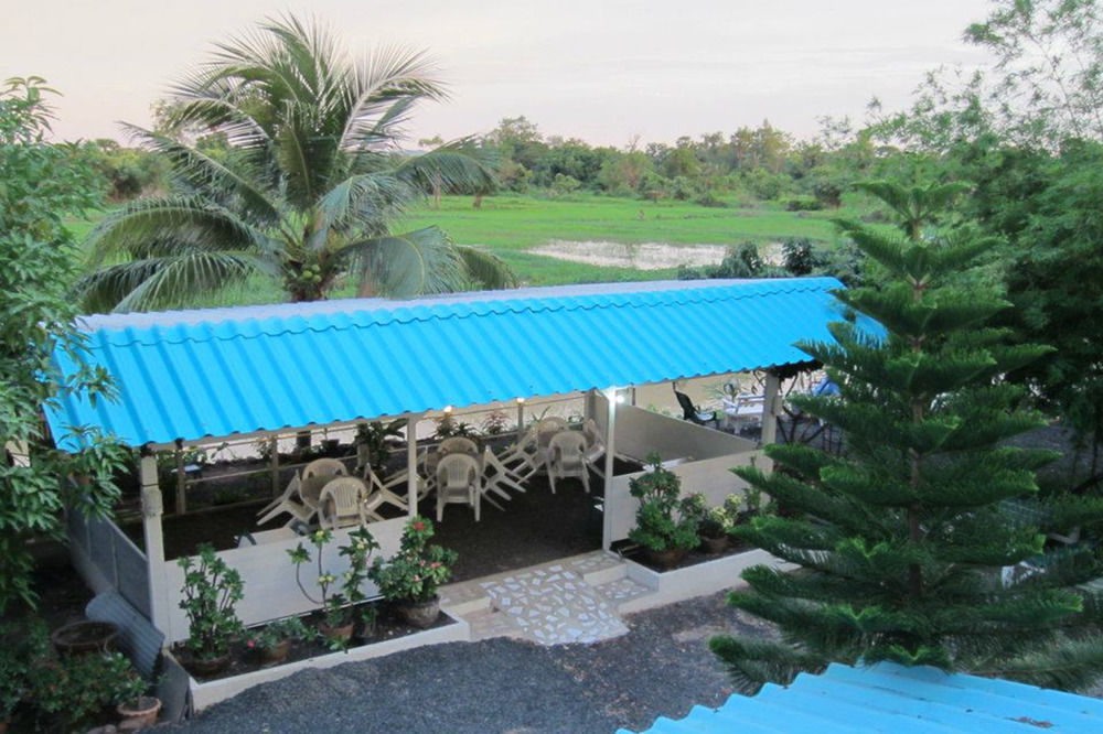 Nang Rong P.California Inter Hostel מראה חיצוני תמונה