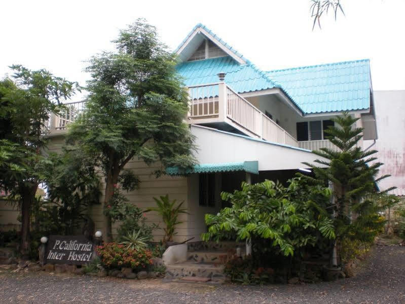 Nang Rong P.California Inter Hostel מראה חיצוני תמונה