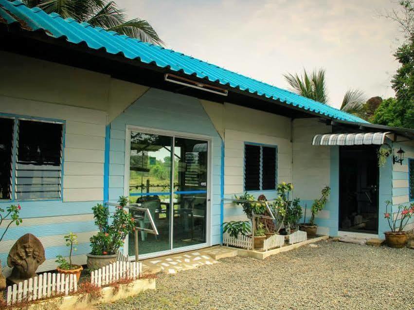 Nang Rong P.California Inter Hostel מראה חיצוני תמונה