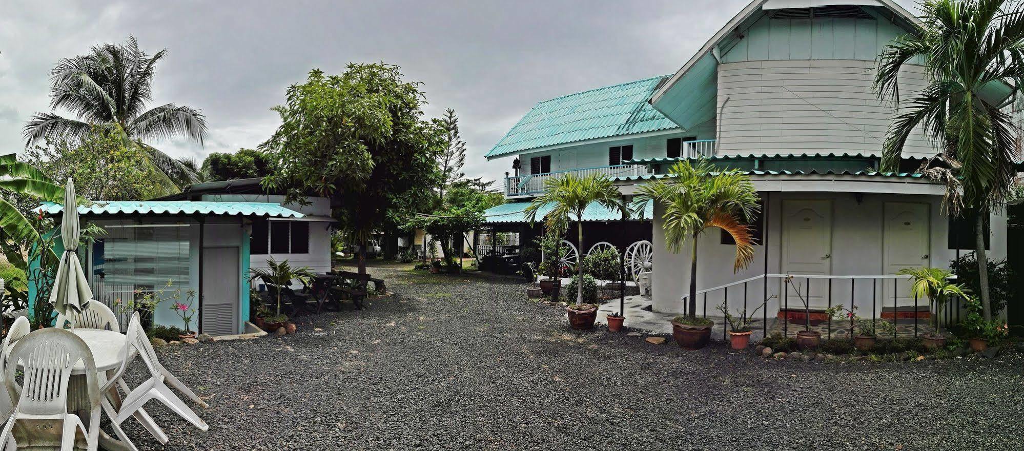 Nang Rong P.California Inter Hostel מראה חיצוני תמונה
